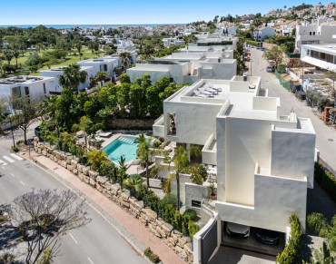 Villa for sale in Estepona East - SV2580