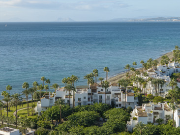 Apartment in Estepona — photo 2
