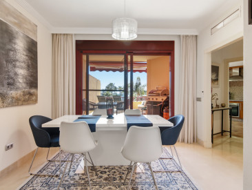 Property in Estepona — photo 2