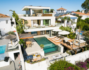 Villa for sale in Nueva Andalucia - HRB-01610P