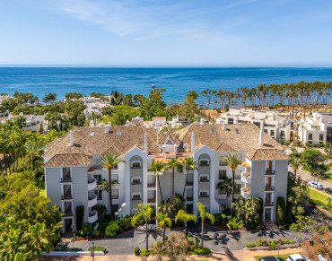 Apartment for sale in Marbella Golden Mile - PANR-16355