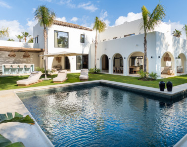 Villa for sale in Estepona East - 185061