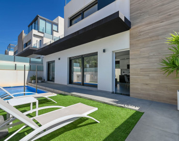 Villa for sale in Villamartín - TAVIL2000