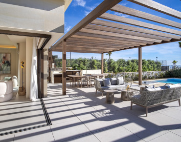 Front Line, Villa Gardens, Velaya, Estepona