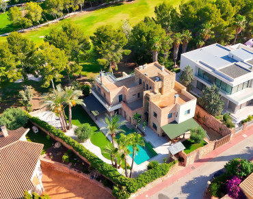 EXCLUSIVE LUXURY VILLA OVERLOOKING ALTORREAL GOLF COURSE