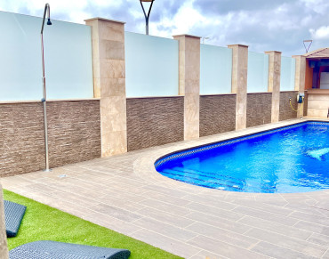EXCLUSIVE LUXURY SEMI-DETACHED VILLA WITH HEATED SWIMMING POOL AND SAUNA IN PULPÍ