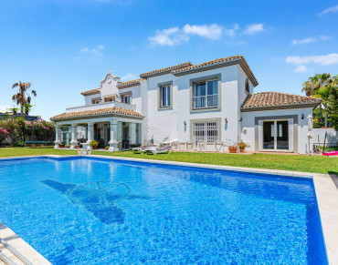 Beachside detached villa