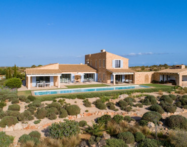 Finca for sale in Ses Salines - 2598