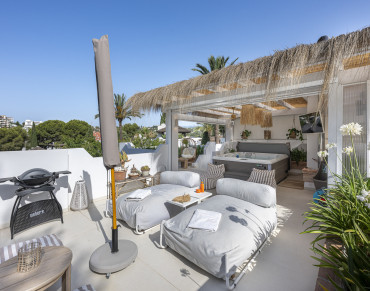 Villa for sale in Nueva Andalucia - PLP05373