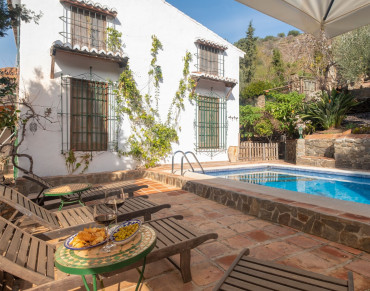 Town House for sale in Sayalonga - SPCRM3249