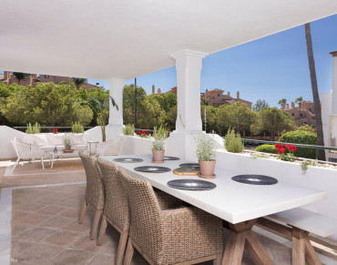 Apartment for sale in Estepona East - SPCRM3947