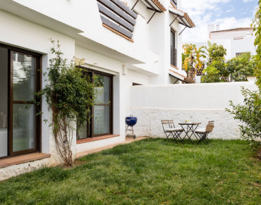 Apartment for sale in Estepona East - SPCRM4986