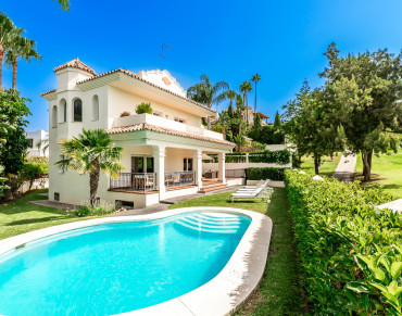Villa for sale in Guadalmina Alta - W-04625A