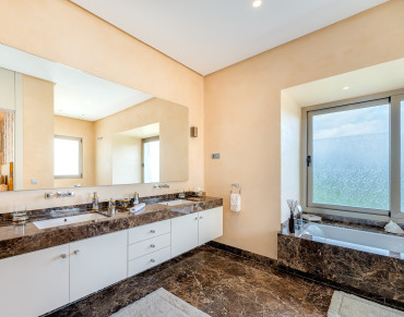 Villa for sale in Paraiso Alto - W-02Z4XS
