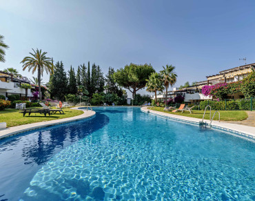 Apartment for sale in Marbella Golden Mile - BHHSMAR-05337