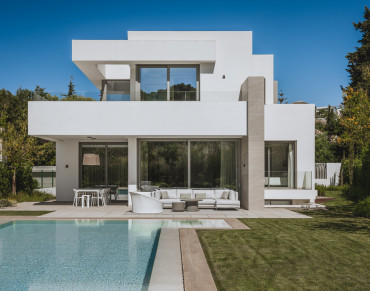 Villa for sale in Estepona East - BHHS-MAR-1188