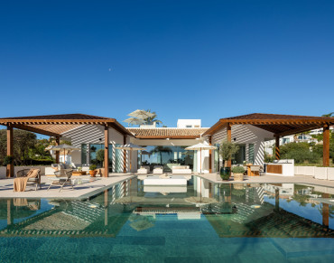 Villa for sale in Nueva Andalucia - HRB-00758P