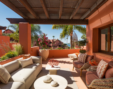 Penthouse for sale in Estepona East - HRB-01611P