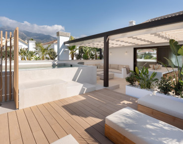 Penthouse for sale in Marbella Golden Mile - W-046IJE