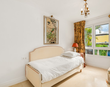 Apartment for sale in Marbella Golden Mile - W-030PIG