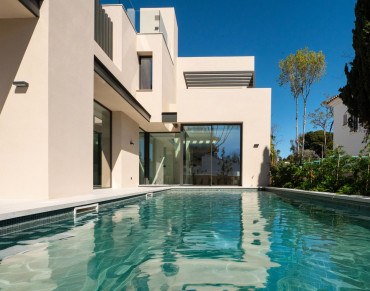 Villa for sale in Marbella Golden Mile - W-02YTUN