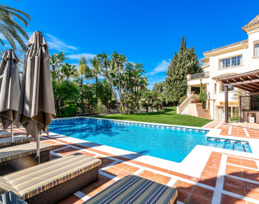 Villa for sale in Marbella Golden Mile - W-02T5TZ