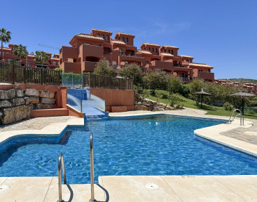 Penthouse for sale in Estepona West - TMRA11695