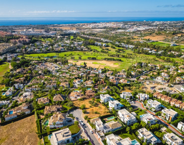 Land for sale in Nueva Andalucia - BHHS1814