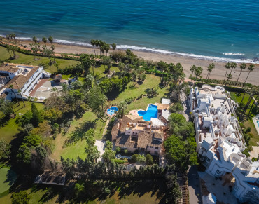 Villa for sale in Estepona East - BHHS2104