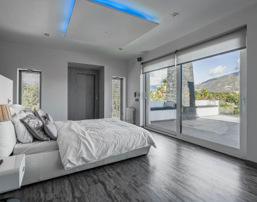 Villa for sale in Nueva Andalucia - BHHS-MAR-05332