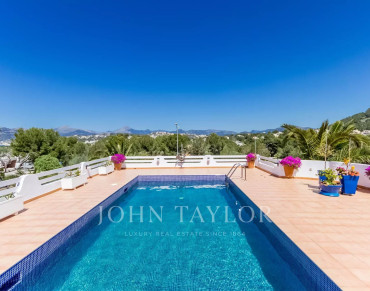 House for sale in Santa Ponsa - V0698SP