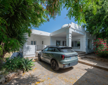 Villa for sale in Marbella East - LS50211