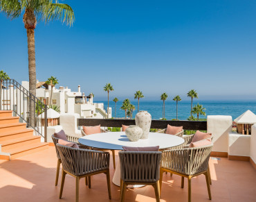 Penthouse for sale in Estepona East - KRE19087