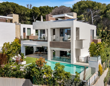Villa for sale in Marbella Golden Mile - KRE19339