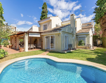 Villa for sale in Marbella Golden Mile - KRE19415