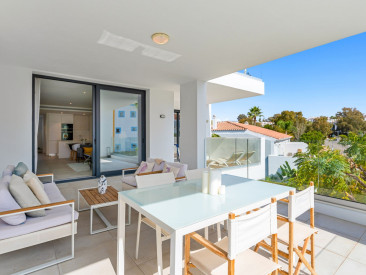 Apartment in Estepona — photo 2