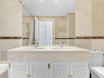 Apartment in Marbella — photo 5