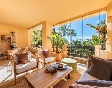 Apartment for sale in Marbella Golden Mile - 885-00538P