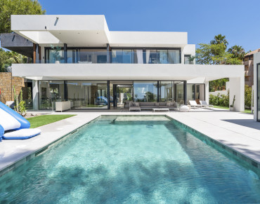 Villa for sale in Marbella Golden Mile - KRE19441