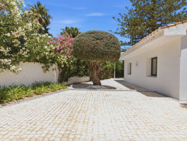 Villa in Estepona — photo 3