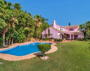 Villa for sale in Benahavis - 5034MLV