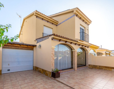 Villa for sale in Torre de la Horadada - DLS0671