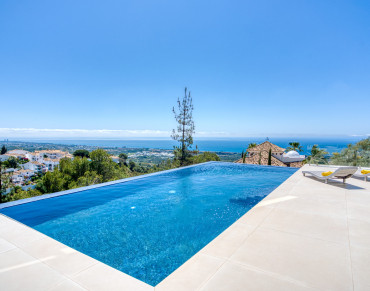 Villa for sale in Marbella East - 5419MLV