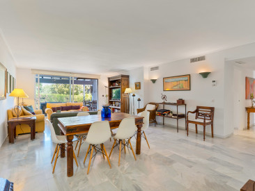 Apartment in Estepona — photo 2