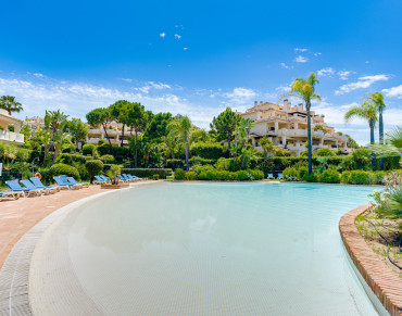 Apartment for sale in Los Capanes del Golf - 5850MLGF