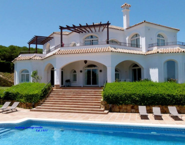 Villa for sale in San Roque - S-NV-G270