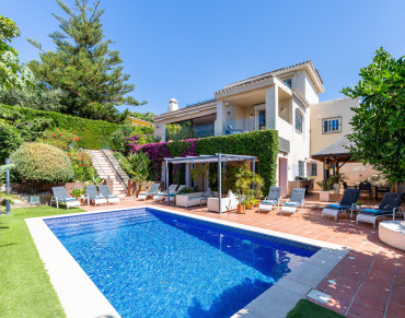 Villa for sale in Calahonda - ST6333