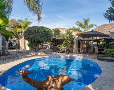 Villa for sale in Partida Comunes - 4800