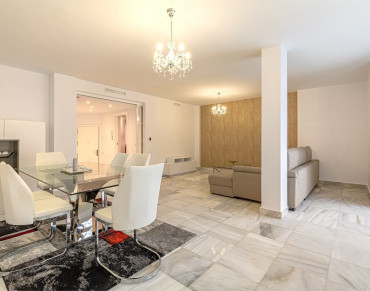 Town House for sale in Nueva Andalucia - SH9-R1