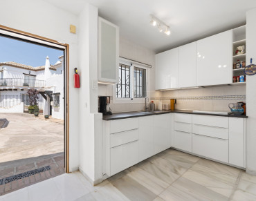 Villa for sale in Calahonda - ST6337